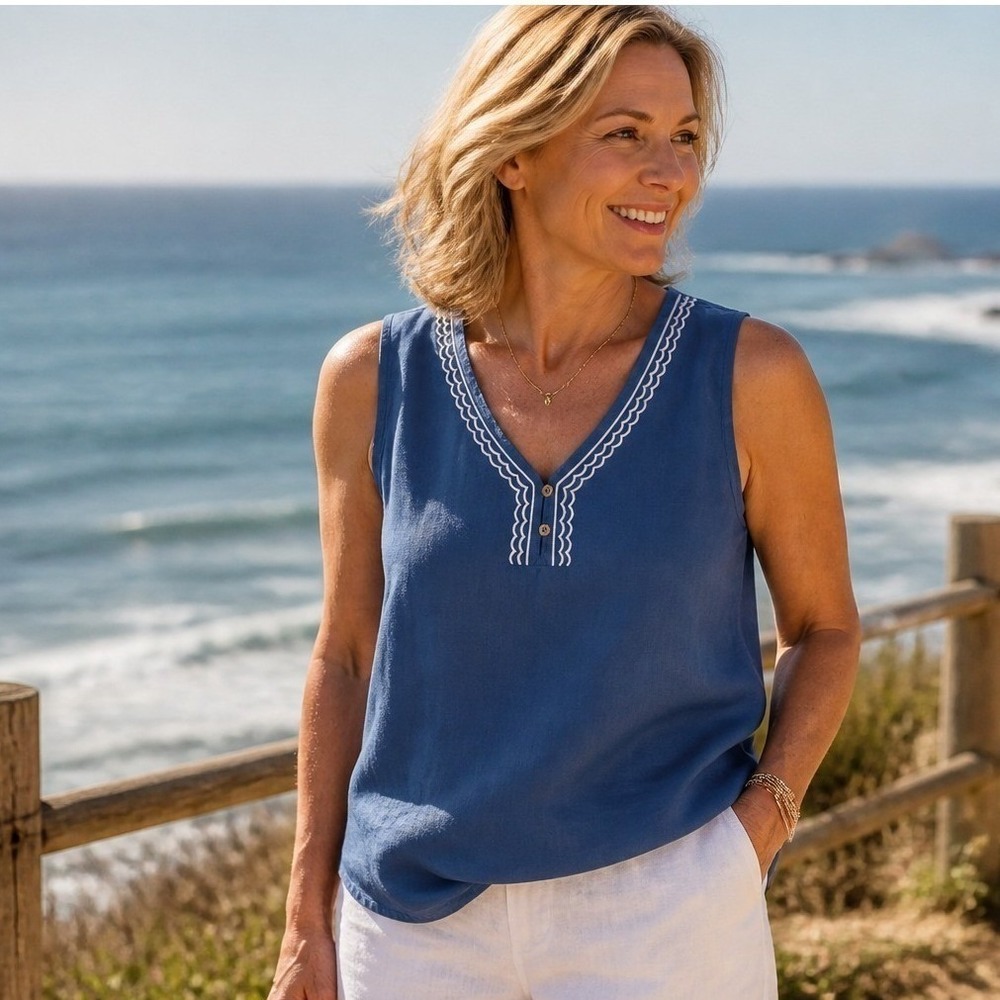 Stella Parker Island Collection Linen Blend Sleeveless‎ Top Blue Embroidered M